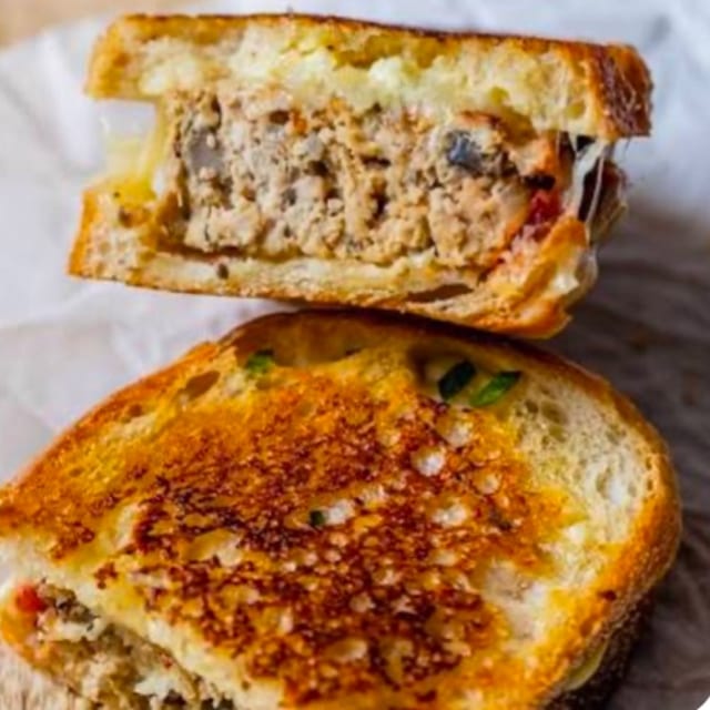 MEATLOAF SANDWICH.