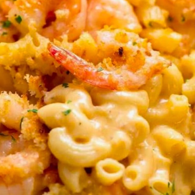 SHRIMP MAC AND CHEESE.