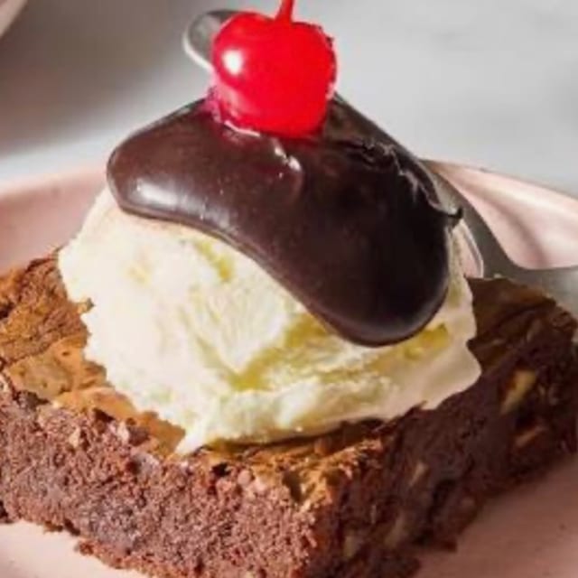 BROWNIE SUNDAE.