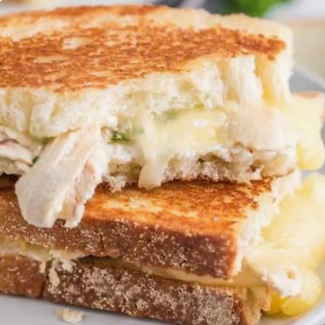 GRILLED CHICKEN MELT.