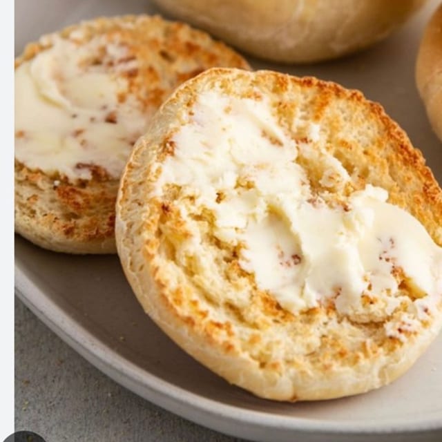 ENGLISH MUFFIN WITH BUTTER.