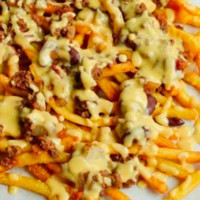 SIDE CHILI AND CHEESE FRIES.