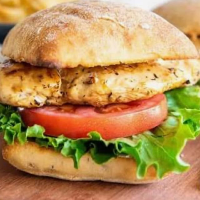 GRILLED CHICKEN SANDWICH.