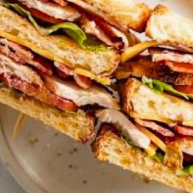 CRISPY CHICKEN CLUB.