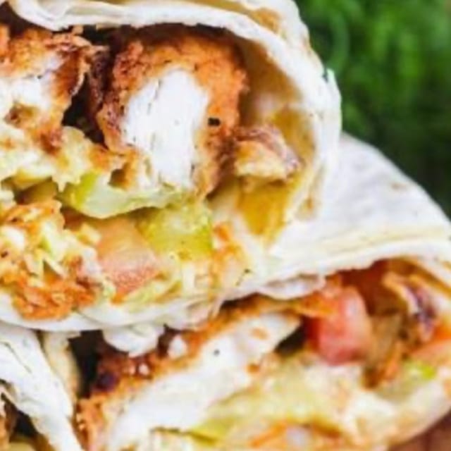 CRISPY CHICKEN WRAP.
