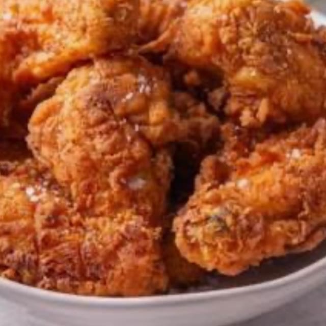 6 PIECE SPICY JUMBO BUFFALO WINGS.