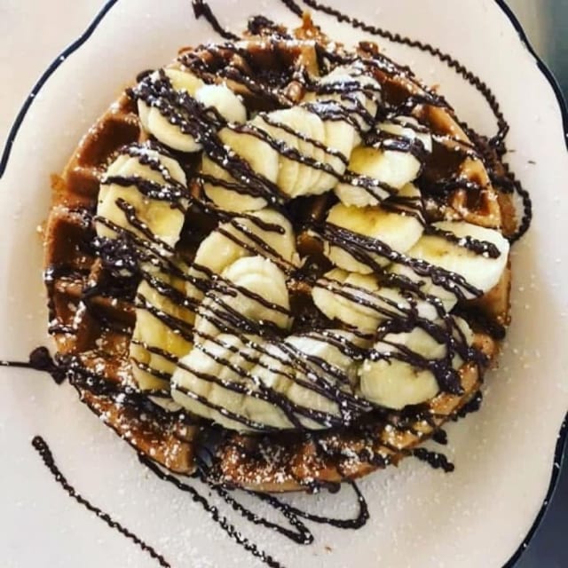 BANANA NUTELLA WAFFLE.