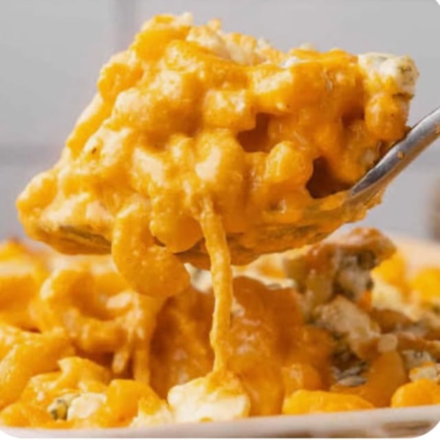 BUFFALO MAC AND CHEESE.
