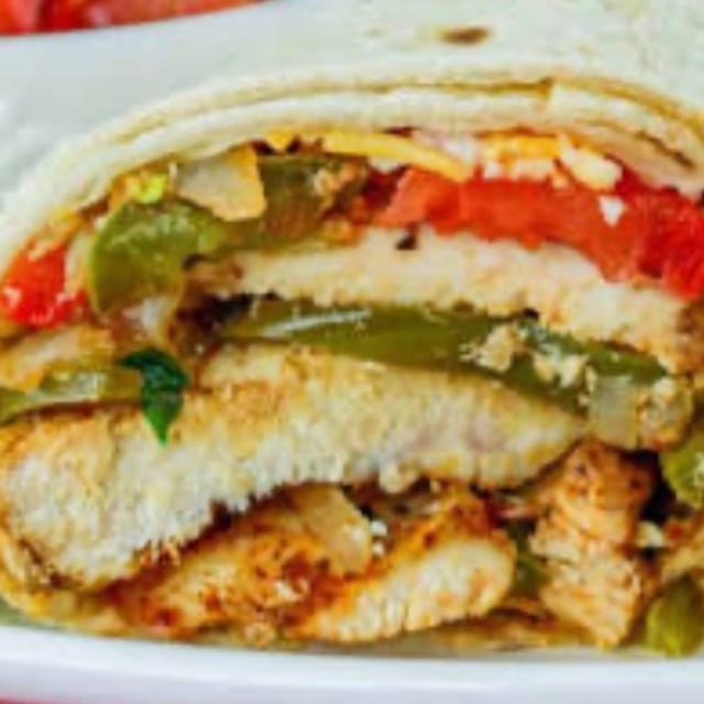 CHICKEN FAJITA WRAP.